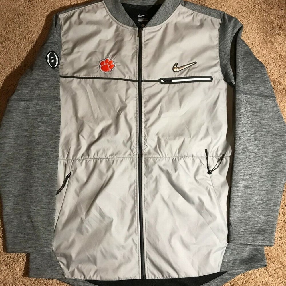 $150 Clemson Football Nike CFP Playoff Sideline Jacket, size Medium NWT!